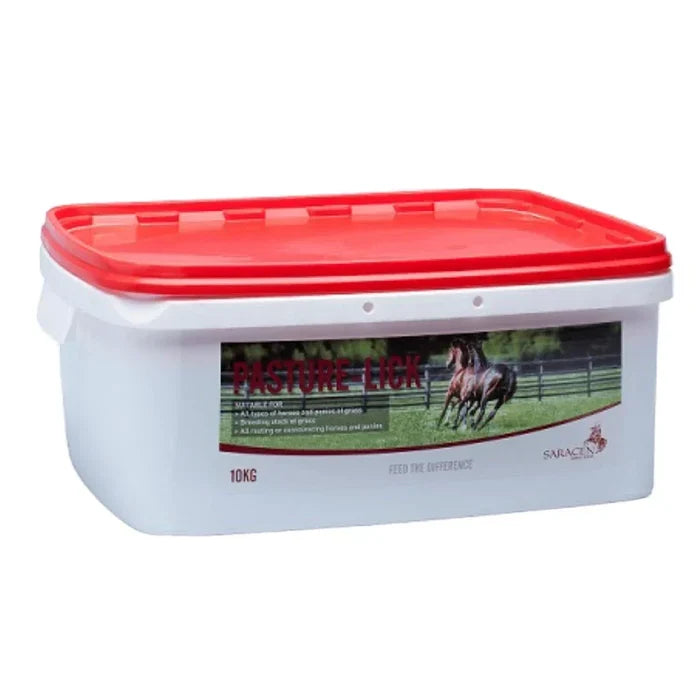 Saracen Pasture-Lick 10kg vitamin and mineral block for horses, shown in its tub
