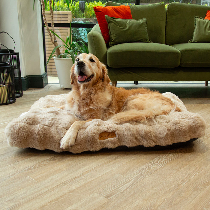 Close detail of the thick-cut faux fur surface on the Scruffs Alpine champagne mattress