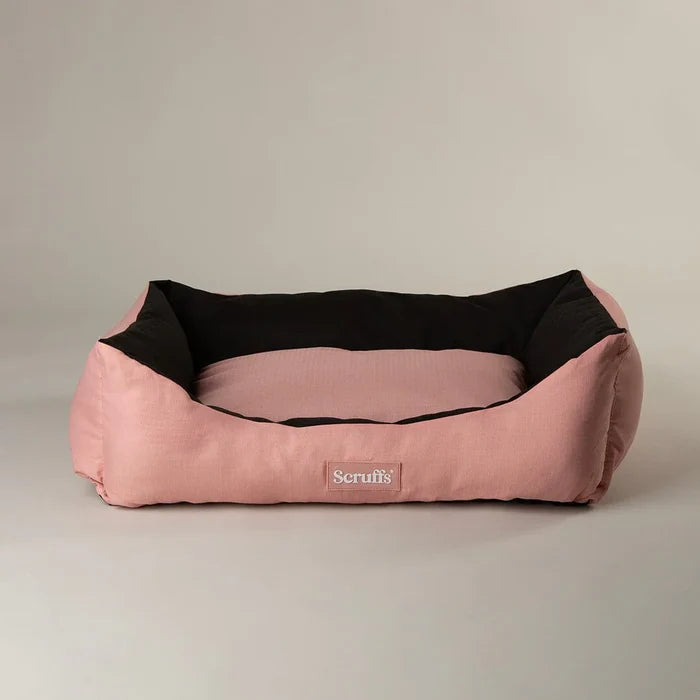 Second view of the medium Scruffs Expedition box bed in rose quartz