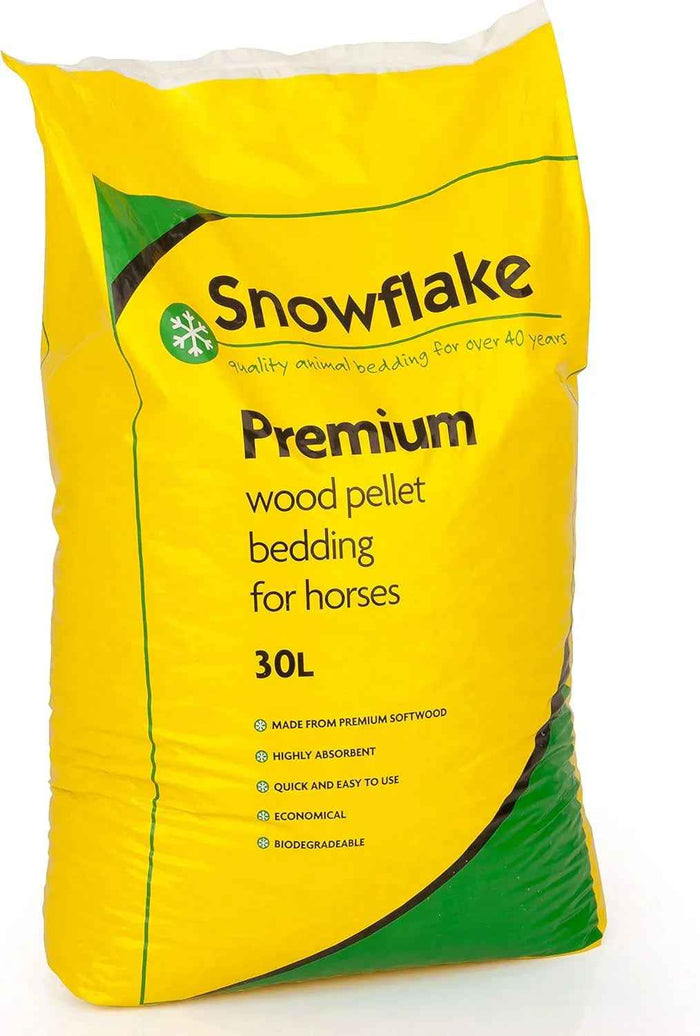 Snowflake Premium 30 litre bag of virgin UK softwood pellet horse bedding