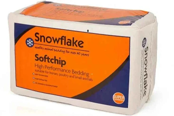 Snowflake Softchip horse bedding, approximately 20kg bale of dust-extracted softwood chip
