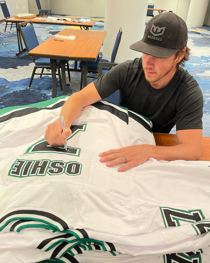 TJ Oshie Signed White College Player Hockey Jersey